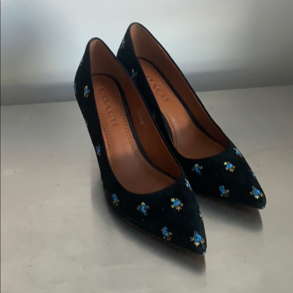 Suede COACH Prairie Pump